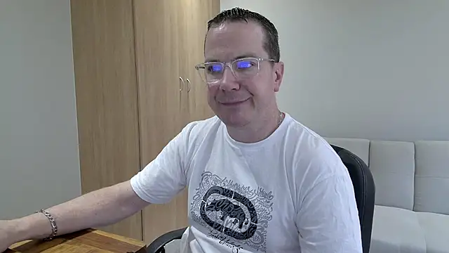 BrettJ81 online show from 10-26-25, 01:50