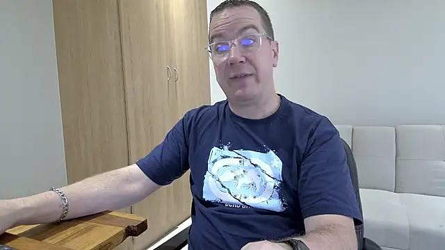 BrettJ81 online show from 12-16-25, 12:32