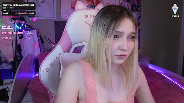 Snapshot of Evie_Ro chatting on 12-09-24, 03:18 Evie Ro online show from 12-09-24, 03:18