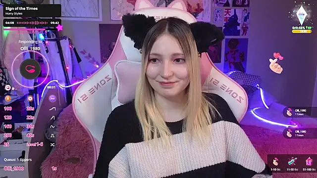 Snapshot of Evie_Ro chatting on 12-12-24, 11:36 Evie Ro online show from 12-12-24, 11:36