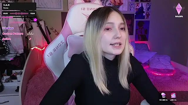 Snapshot of Evie_Ro chatting on 12-17-24, 03:50 Evie Ro online show from 12-17-24, 03:50