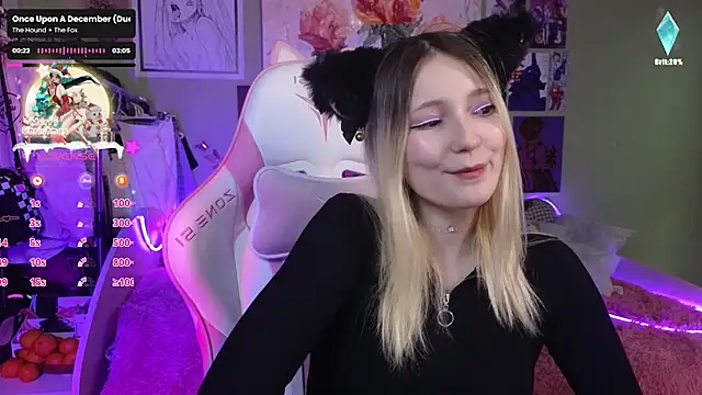 Snapshot of Evie_Ro chatting on 12-20-24, 08:12 Evie Ro online show from 12-20-24, 08:12