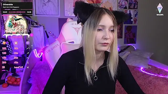 Snapshot of Evie_Ro chatting on 12-20-24, 11:16 Evie Ro online show from 12-20-24, 11:16