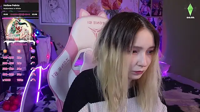 Snapshot of Evie_Ro chatting on 12-22-24, 08:47 Evie Ro online show from 12-22-24, 08:47