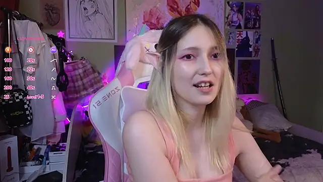 Snapshot of Evie_Ro chatting on 01-11-25, 02:52 Evie Ro online show from 01-11-25, 02:52