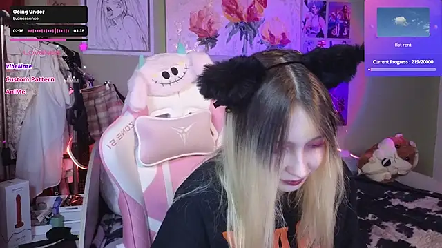 Snapshot of Evie_Ro chatting on 01-29-25, 09:07 Evie Ro online show from 01-29-25, 09:07