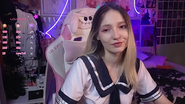 Snapshot of Evie_Ro chatting on 03-12-25, 03:13 Evie Ro online show from 03-12-25, 03:13