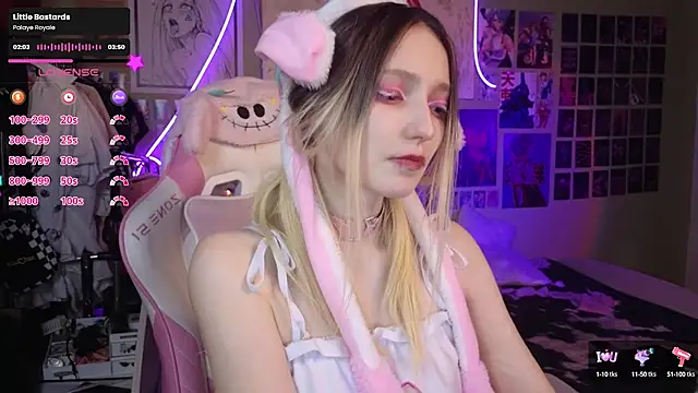 Snapshot of Evie_Ro chatting on 03-19-25, 11:03 Evie Ro online show from 03-19-25, 11:03