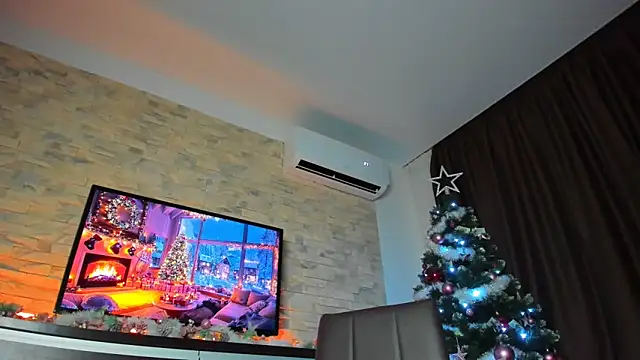 Laya Moon online show from 12-29-24, 03:13