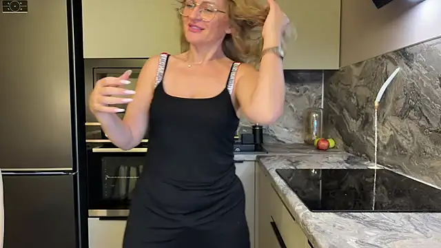 mommy nadin online show from 10-13-25, 05:02