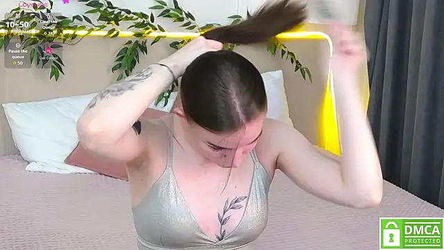 AmaliaBell online show from 10-25-25, 01:07