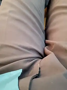 u wan me online show from 10-15-25, 04:12