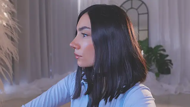 AmyArmstrong online show from 11-22-25, 10:20