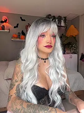 DaniDusan  online show from 10-20-25, 06:52