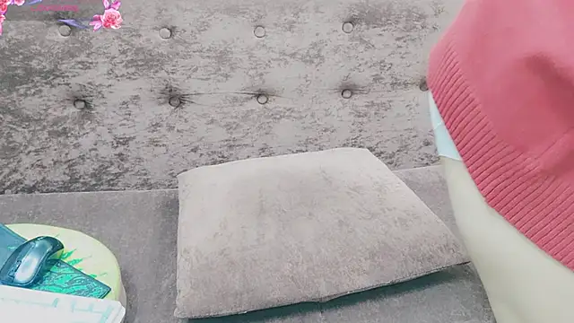 Snapshot of Sophie_Secret chatting on 11-19-25, 10:21 Sophie Secret online show from 11-19-25, 10:21