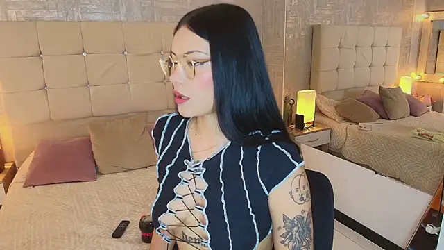 Snapshot of Baby_Venuss chatting on 03-01-25, 10:02 Baby Venuss online show from 03-01-25, 10:02