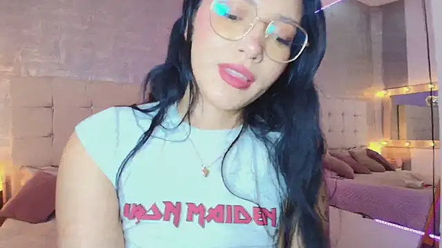 Snapshot of Baby_Venuss chatting on 03-03-25, 10:06 Baby Venuss online show from 03-03-25, 10:06