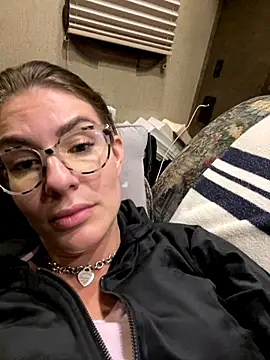 Snapshot of Milfywaysx chatting on 09-15-25, 12:21 Milfywaysx online show from 09-15-25, 12:21