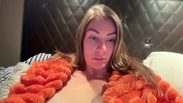 Snapshot of Milfywaysx chatting on 10-19-25, 02:23 Milfywaysx online show from 10-19-25, 02:23