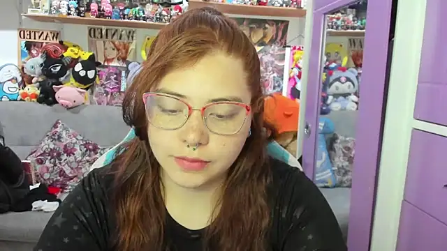 Snapshot of soficammy chatting on 11-16-25, 10:04 soficammy online show from 11-16-25, 10:04