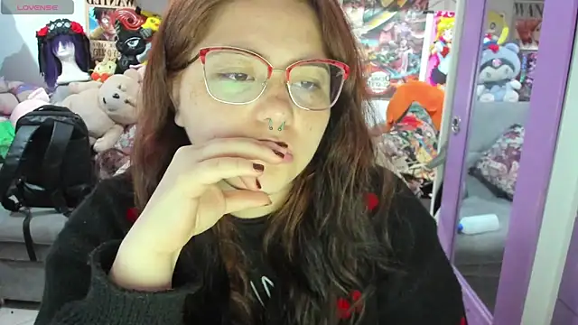 Snapshot of soficammy chatting on 11-19-25, 09:15 soficammy online show from 11-19-25, 09:15