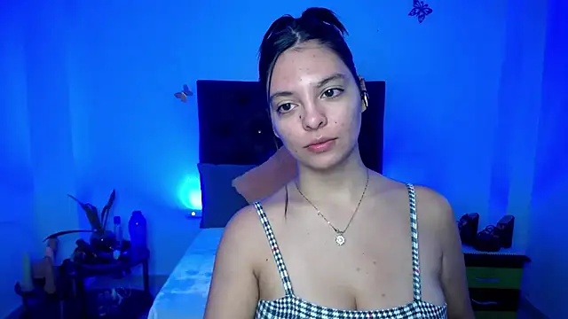 Snapshot of susan_smith18 chatting on 03-05-25, 01:28 susan smith18 online show from 03-05-25, 01:28