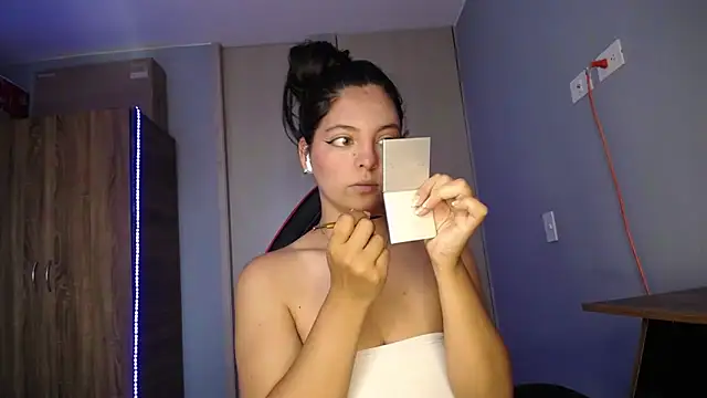 Snapshot of susan_smith18 chatting on 12-03-25, 02:04 susan smith18 online show from 12-03-25, 02:04