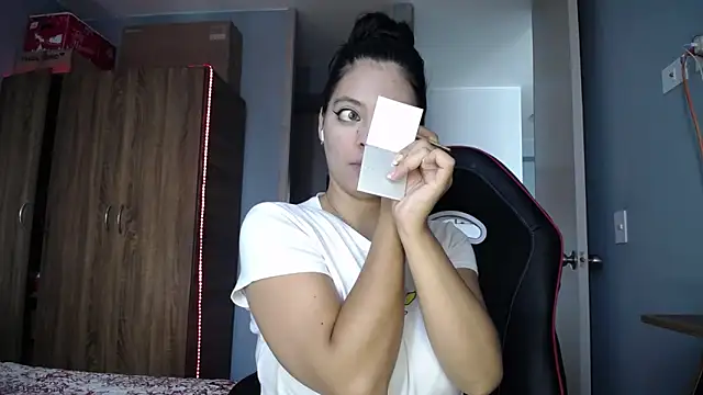 Snapshot of susan_smith18 chatting on 12-04-25, 01:31 susan smith18 online show from 12-04-25, 01:31