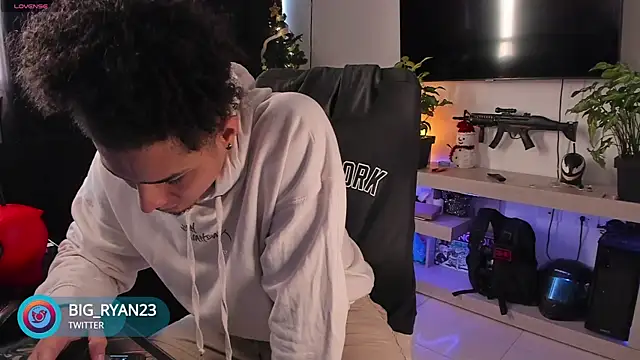 Snapshot of bigryann23 chatting on 12-15-24, 10:15 bigryann23 online show from 12-15-24, 10:15