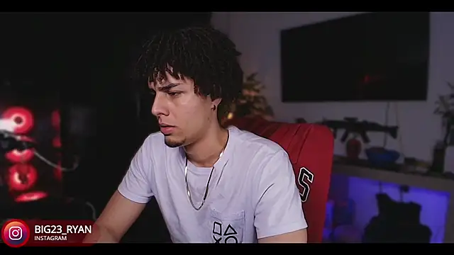 Snapshot of bigryann23 chatting on 02-14-25, 04:04 bigryann23 online show from 02-14-25, 04:04