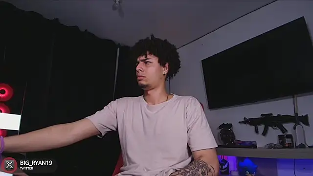 Snapshot of bigryann23 chatting on 03-07-25, 03:29 bigryann23 online show from 03-07-25, 03:29