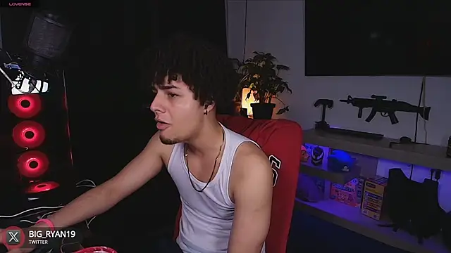 Snapshot of bigryann23 chatting on 03-20-25, 03:23 bigryann23 online show from 03-20-25, 03:23