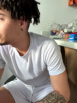 Snapshot of bigryann23 chatting on 11-02-25, 09:17 bigryann23 online show from 11-02-25, 09:17