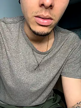 Snapshot of bigryann23 chatting on 11-04-25, 10:09 bigryann23 online show from 11-04-25, 10:09